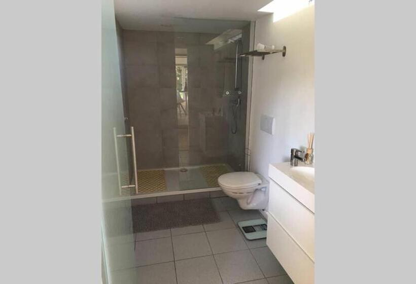 Cozy Studio On A Quaint Farm