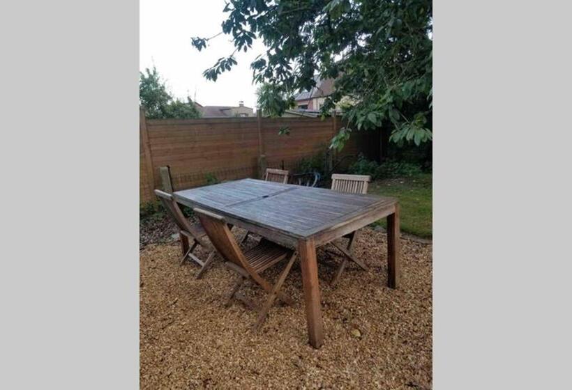 Cozy Studio On A Quaint Farm