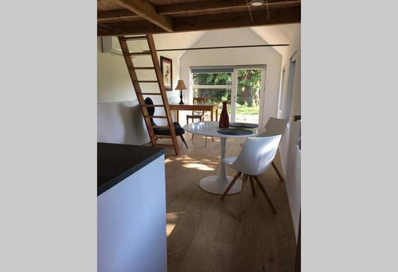 Cozy Studio On A Quaint Farm