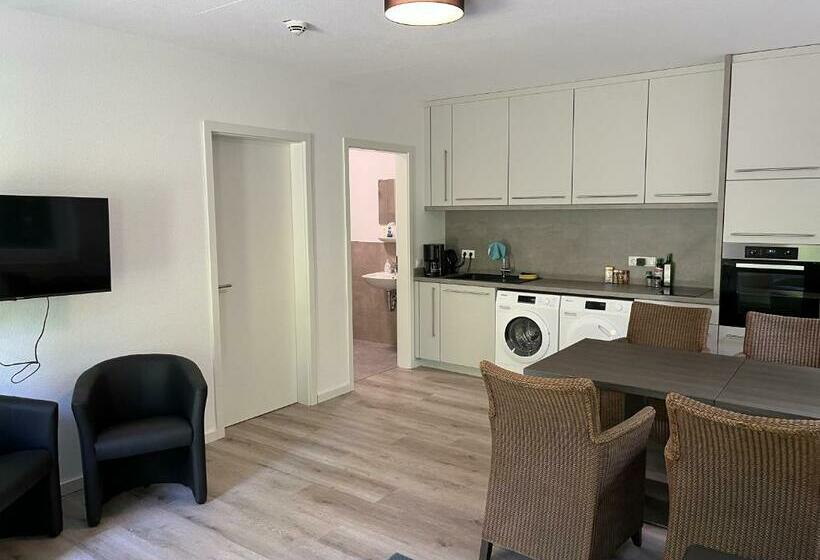 Apartment Iii   Garten, Küche, Gym