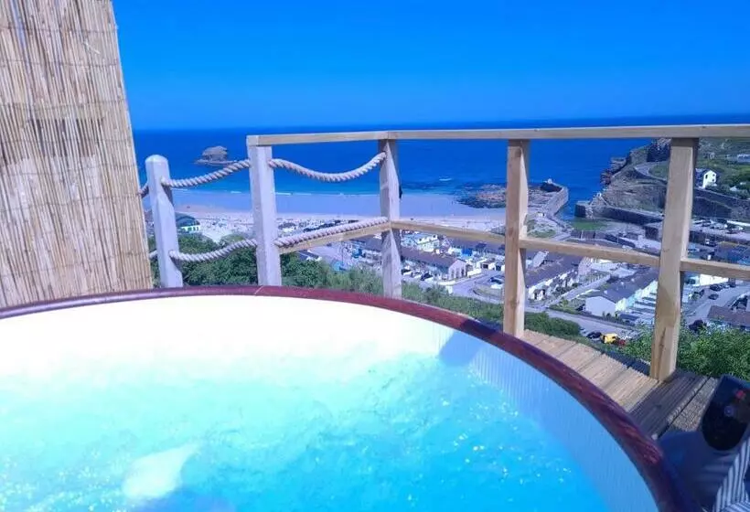 Sea La Vie   Hot Tub, Sauna, Ocean Views