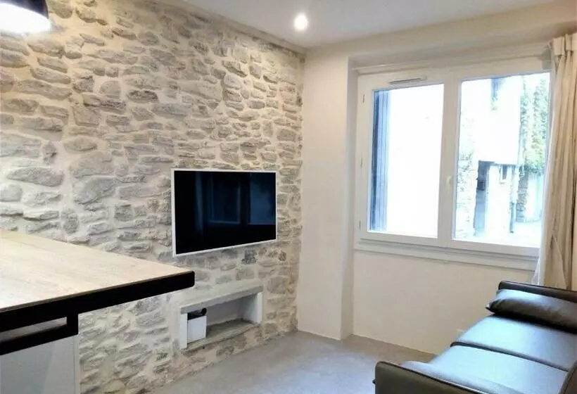 Le Petit Studio   15 M2   Centre Ville   Sorgue à 50 M