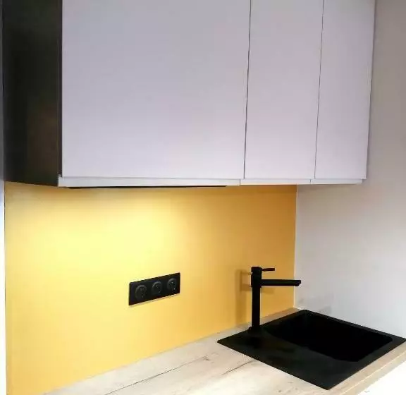 Le Petit Studio   15 M2   Centre Ville   Sorgue à 50 M