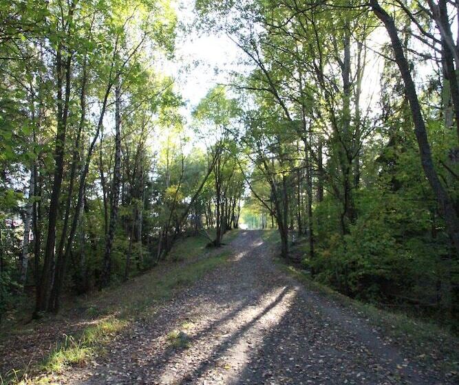 The Sundeck A Romantic Apt In Tallkrogen