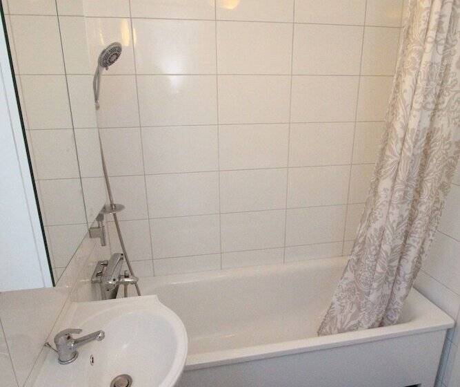 The Sundeck A Romantic Apt In Tallkrogen