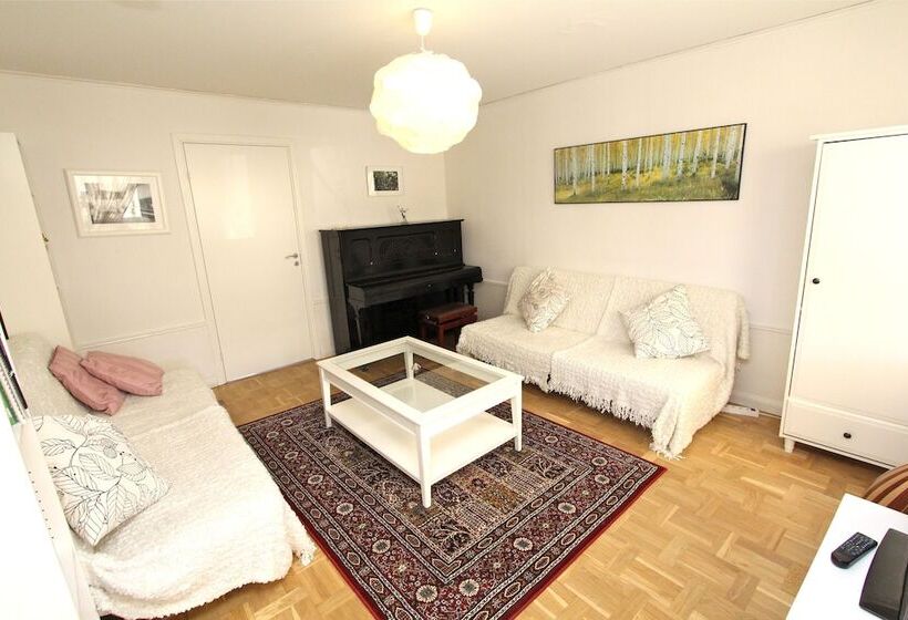 The Sundeck A Romantic Apt In Tallkrogen