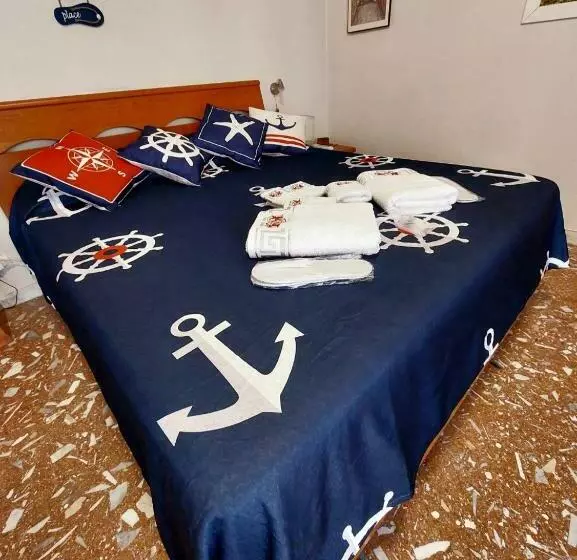 Whole Flat Close Beach Breakfast Kitchen Air Conditioning Laundry Shuttle Airport Wi Fi Car Parking
