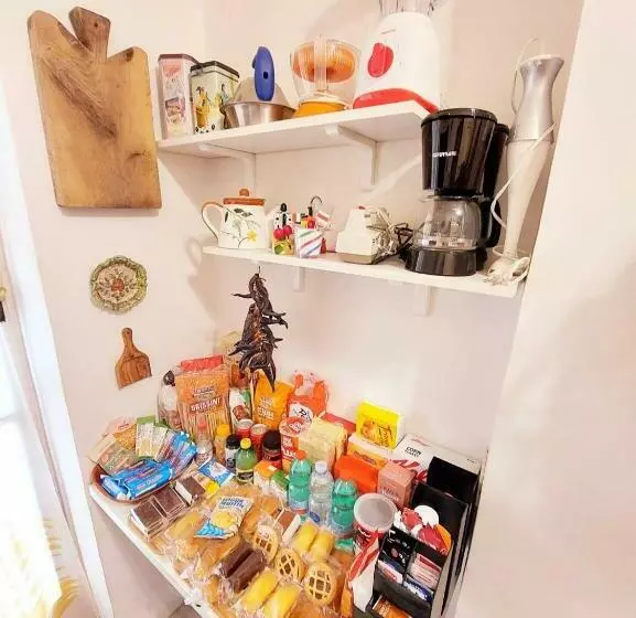 Whole Flat Close Beach Breakfast Kitchen Air Conditioning Laundry Shuttle Airport Wi Fi Car Parking