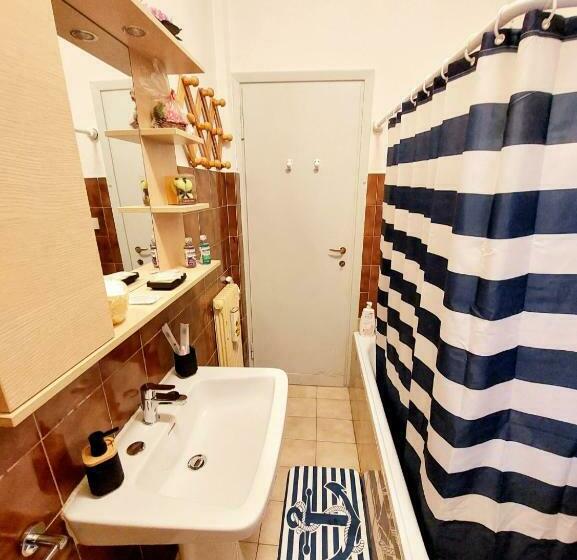 Whole Flat Close Beach Breakfast Kitchen Air Conditioning Laundry Shuttle Airport Wi Fi Car Parking