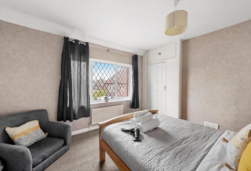 Bridgecity 4 Bedroom Luxurious House In Heart Of Maidstone