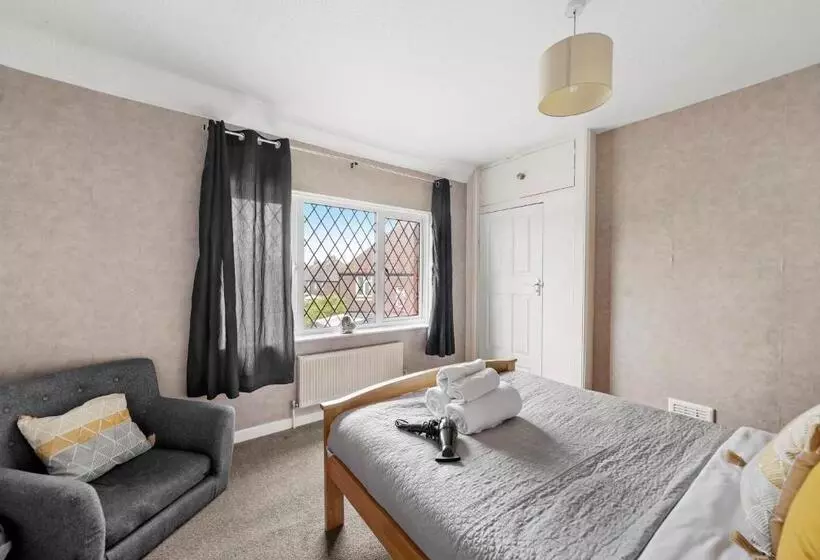 Bridgecity 4 Bedroom Luxurious House In Heart Of Maidstone
