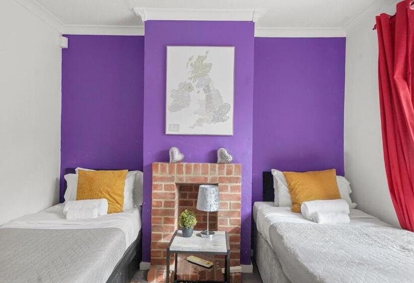 Bridgecity 4 Bedroom Luxurious House In Heart Of Maidstone