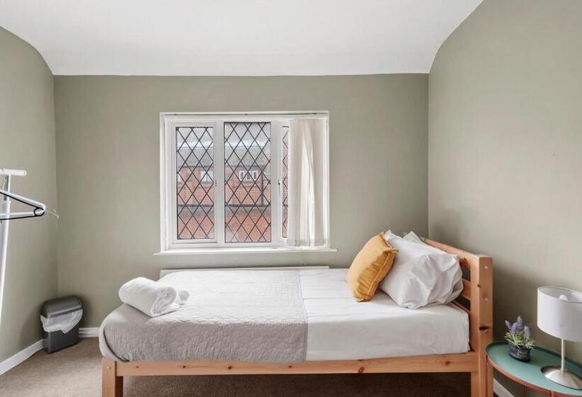 Bridgecity 4 Bedroom Luxurious House In Heart Of Maidstone