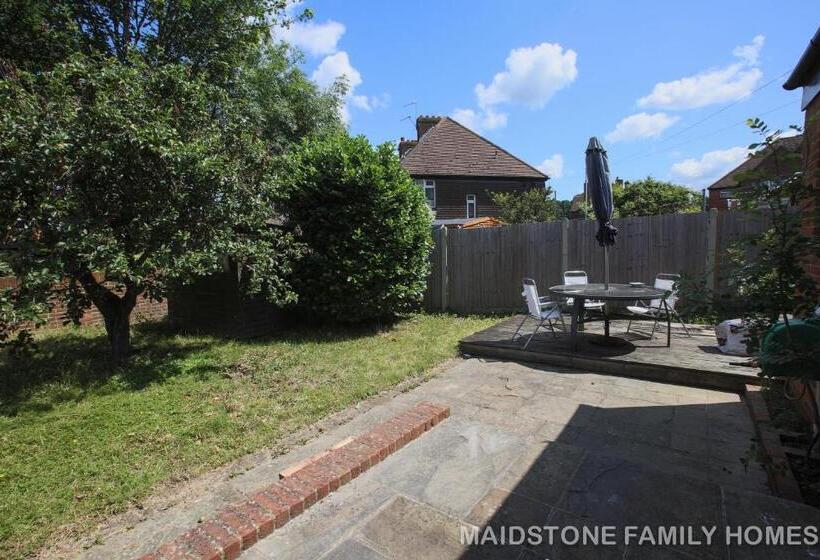 Bridgecity 4 Bedroom Luxurious House In Heart Of Maidstone