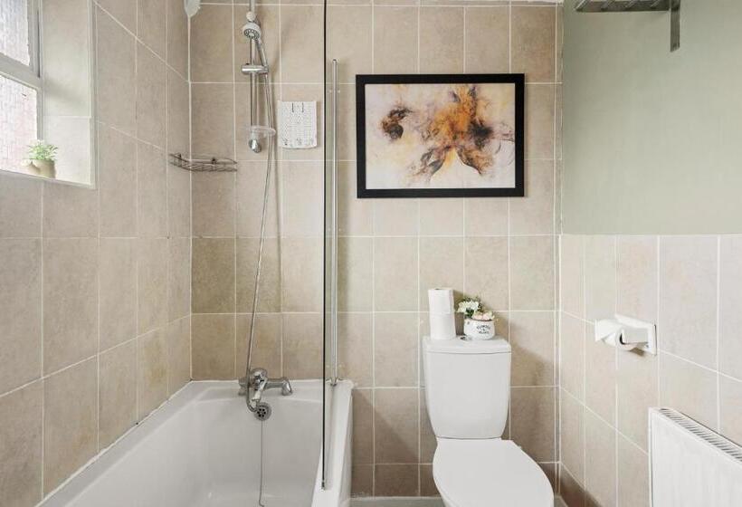 Bridgecity 4 Bedroom Luxurious House In Heart Of Maidstone