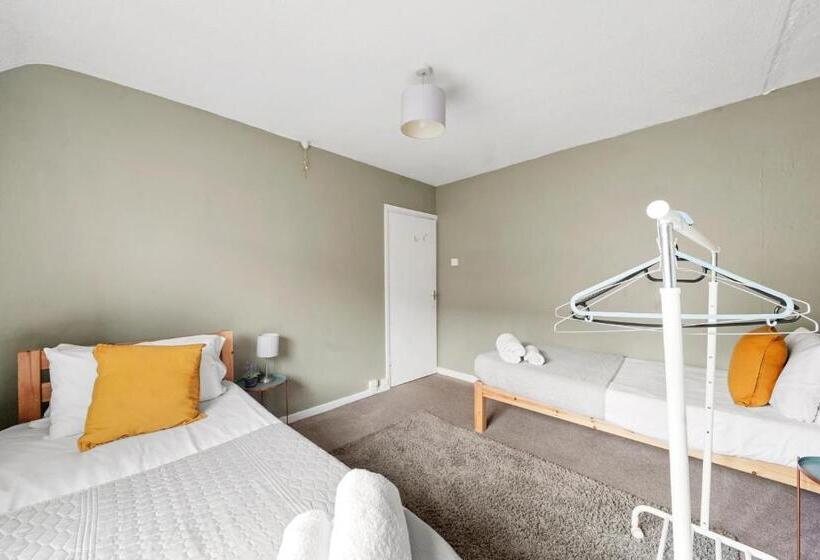 Bridgecity 4 Bedroom Luxurious House In Heart Of Maidstone