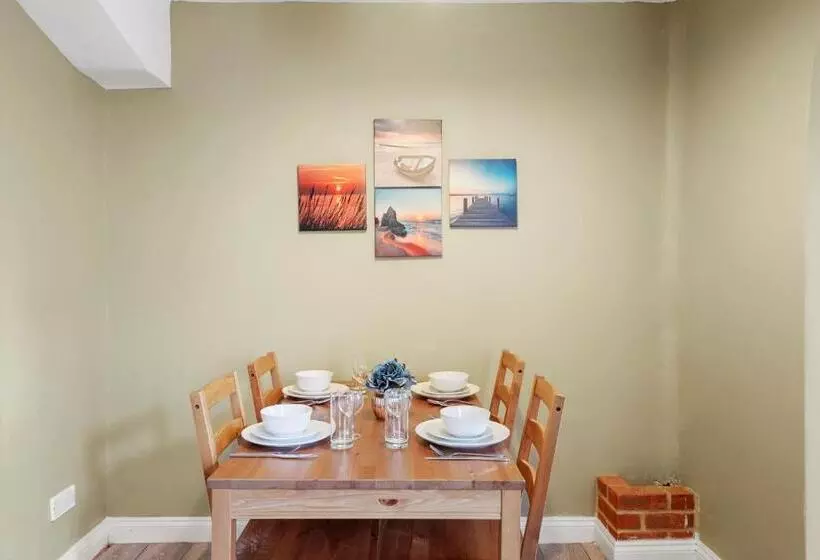 Bridgecity 4 Bedroom Luxurious House In Heart Of Maidstone