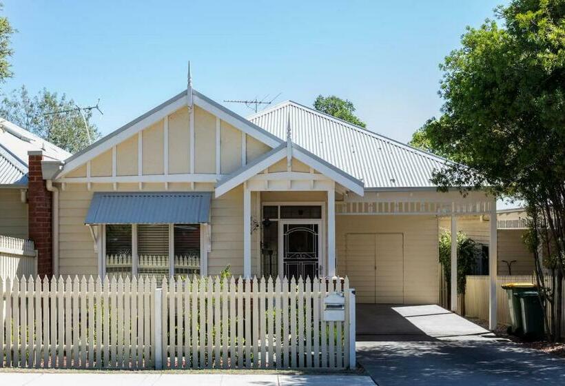 Healesville Cottage