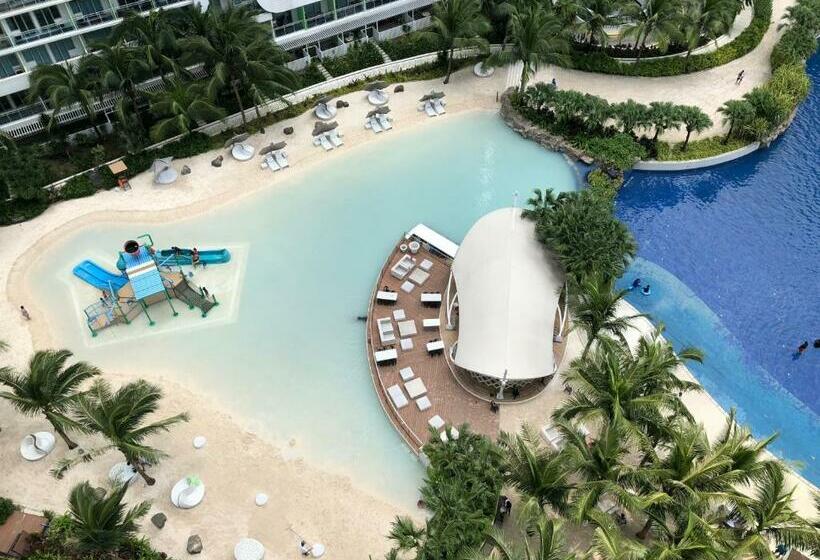 Azure Peaceful And Beachy Staycation