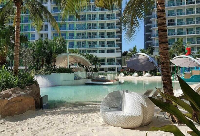 Azure Peaceful And Beachy Staycation