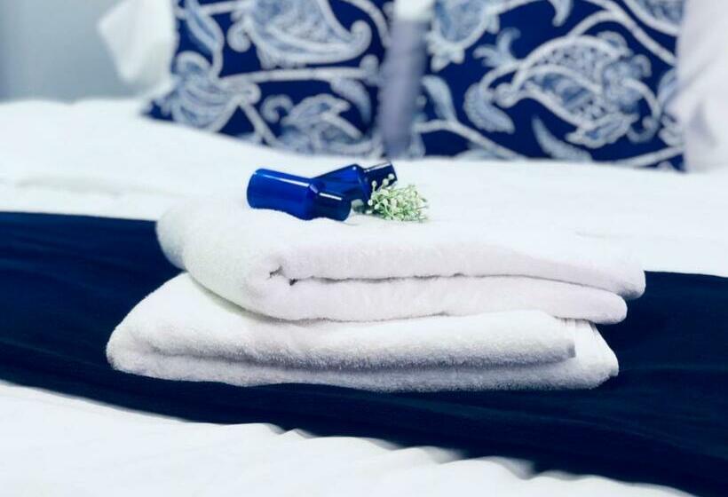 Azure Peaceful And Beachy Staycation