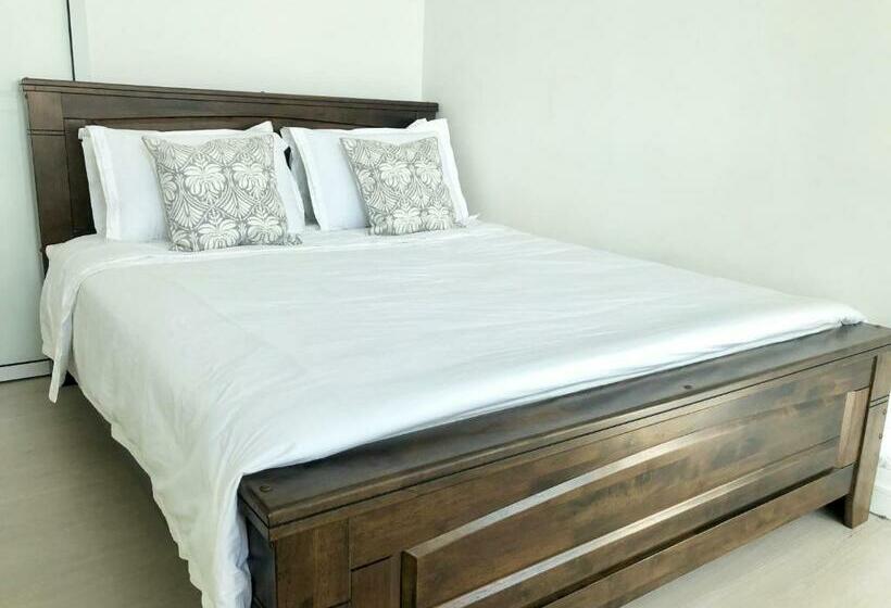 Azure Peaceful And Beachy Staycation