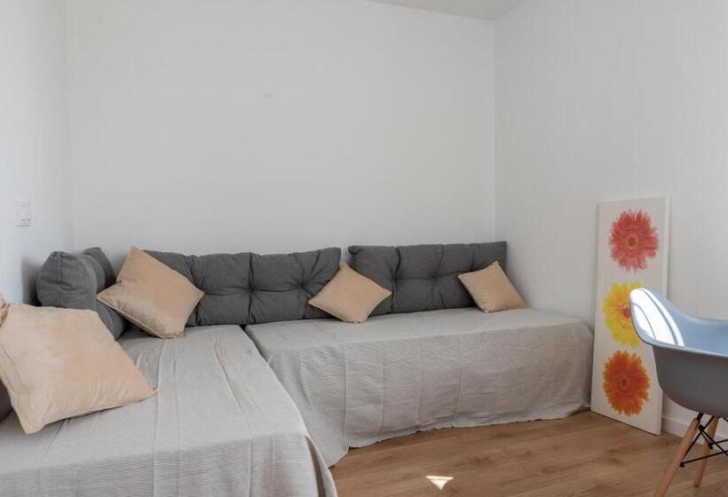 Conil A Pie De Playa Con Amplias Vistas Al Mar