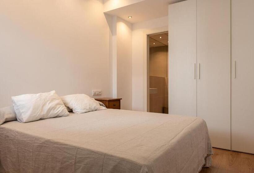 Conil A Pie De Playa Con Amplias Vistas Al Mar