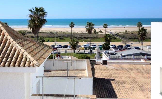 Conil A Pie De Playa Con Amplias Vistas Al Mar