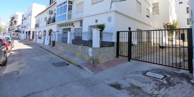 Conil A Pie De Playa Con Amplias Vistas Al Mar