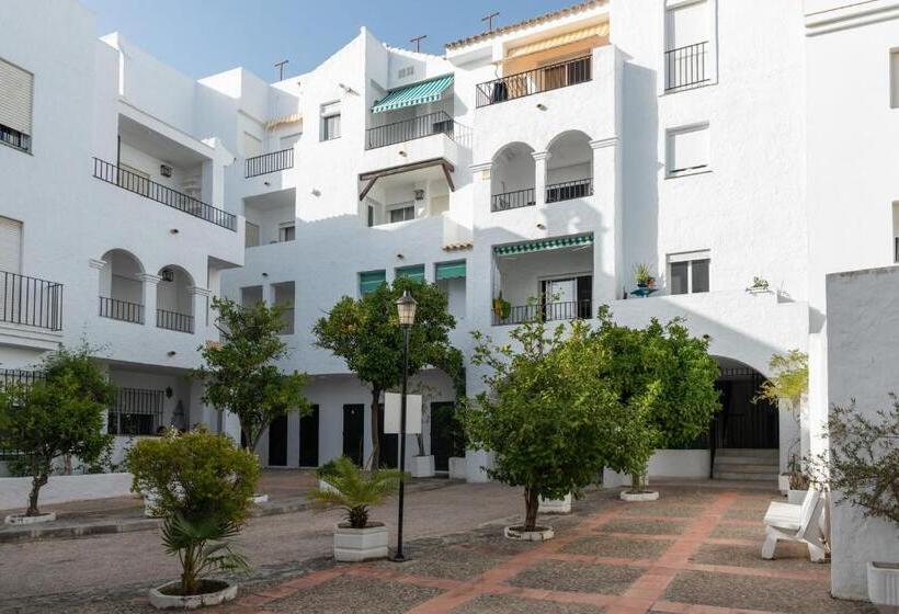Conil A Pie De Playa Con Amplias Vistas Al Mar