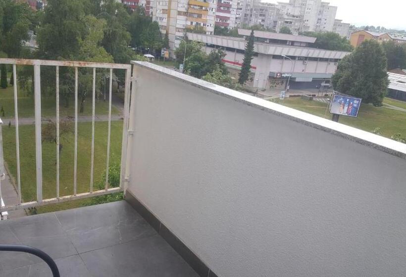 De Lux Apartment Maki