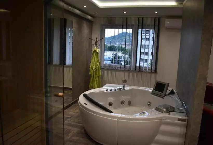 De Lux Apartment Maki