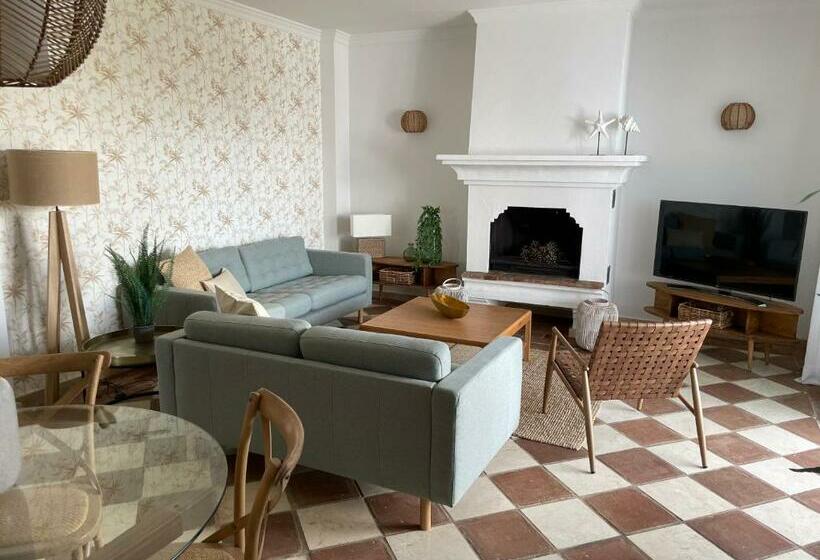 La Perla De La Bahía, Urbanización Gran Lujo