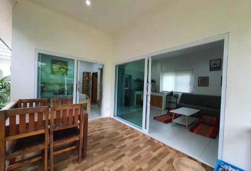 Niniari House
