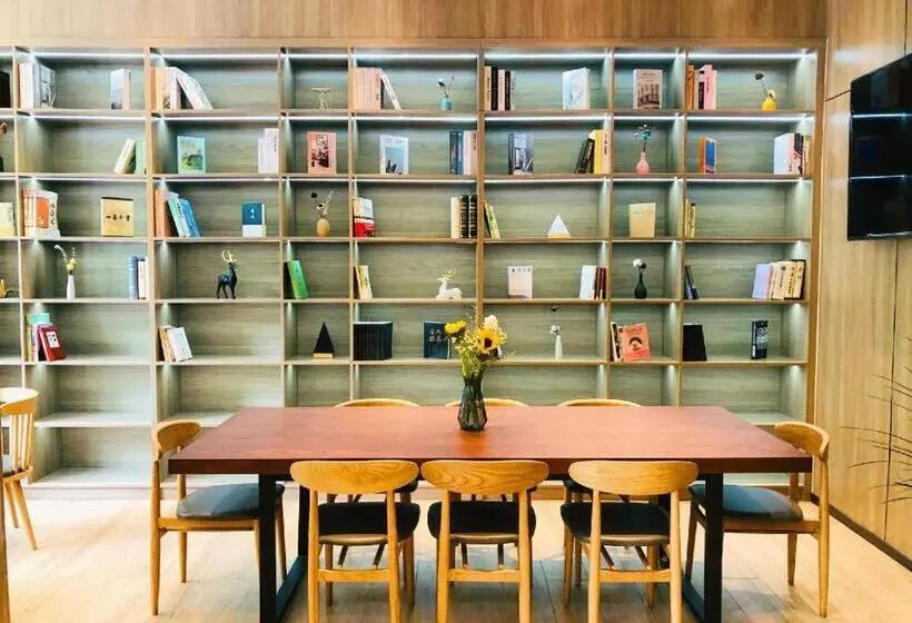 Hanting Hotel Changzhi Baiyi Square