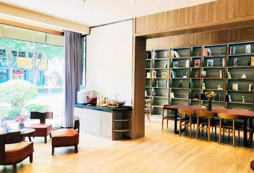 Hanting Hotel Changzhi Baiyi Square