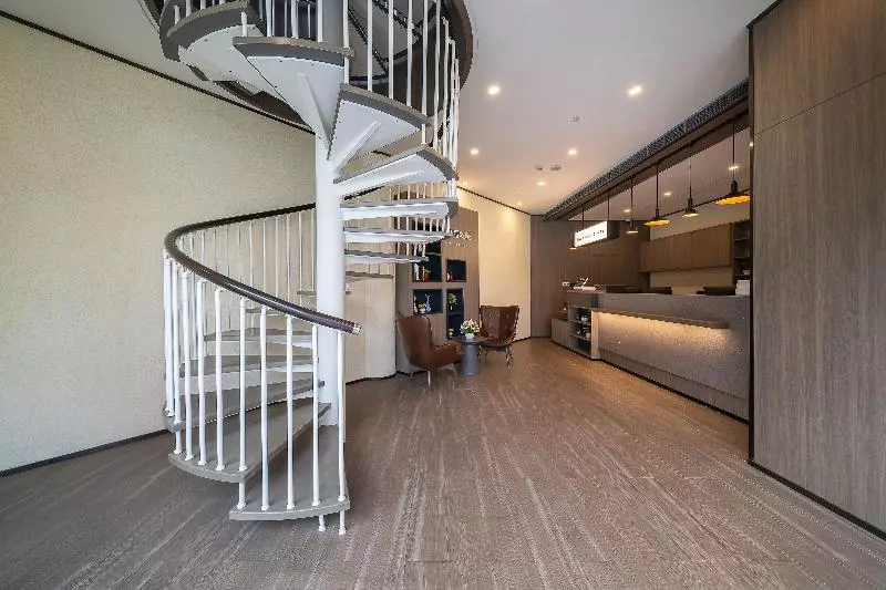 Hotelli Hanting  Shanghai Lujiazui Minsheng Road Metro Station