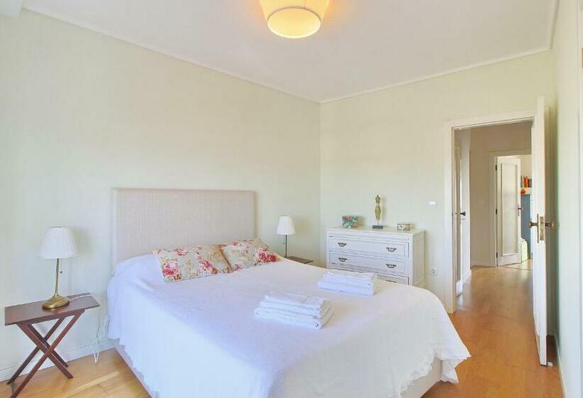 Pool & Tennis Beach House