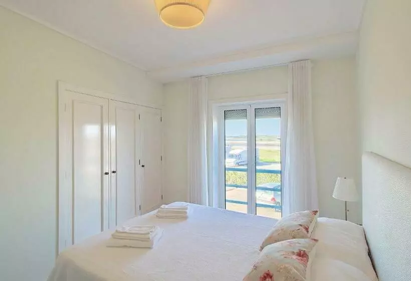 Pool & Tennis Beach House