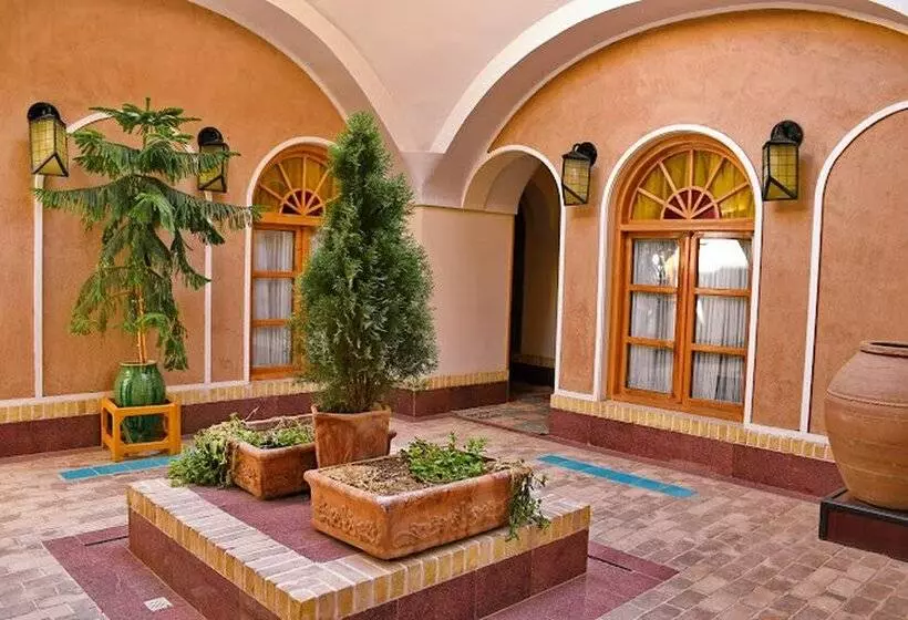 Dad Hotel Yazd