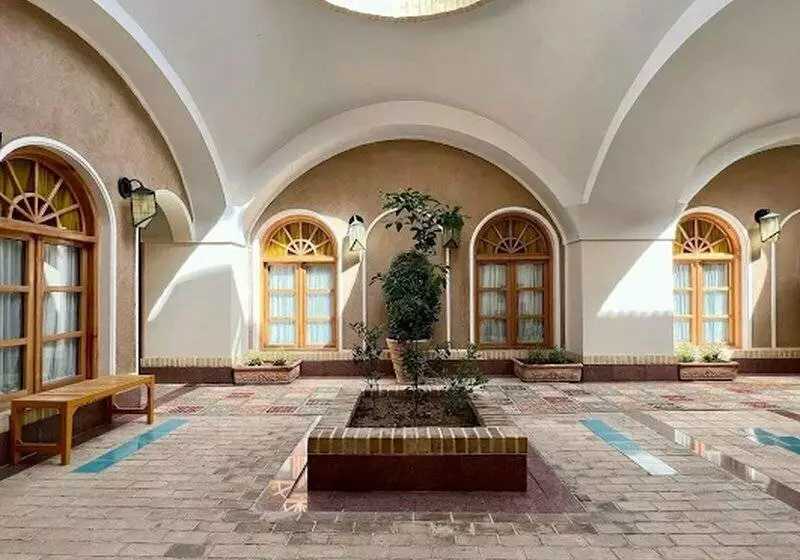 Dad Hotel Yazd