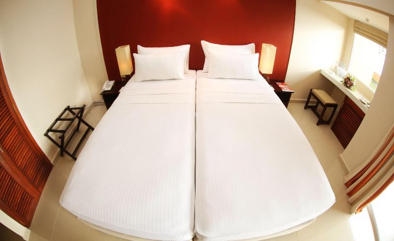 Отель Bay Beach