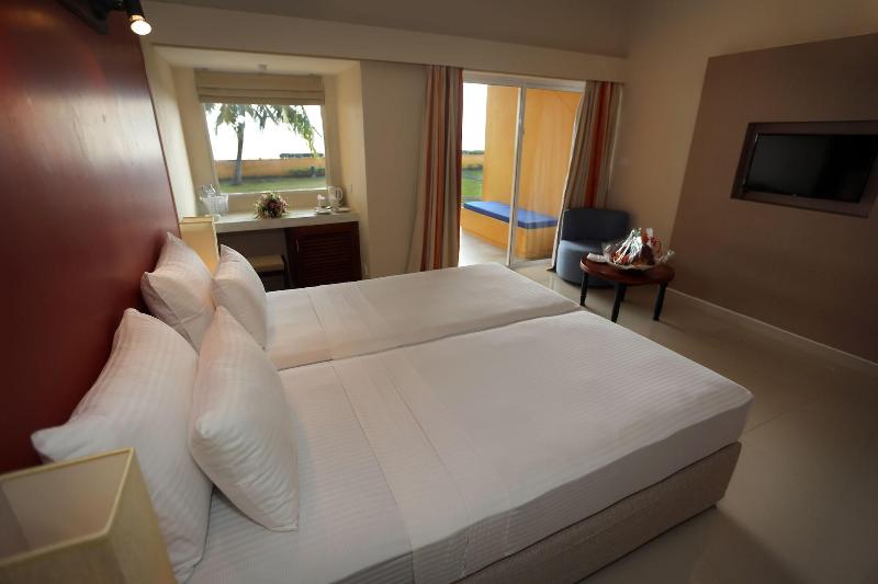 Отель Bay Beach