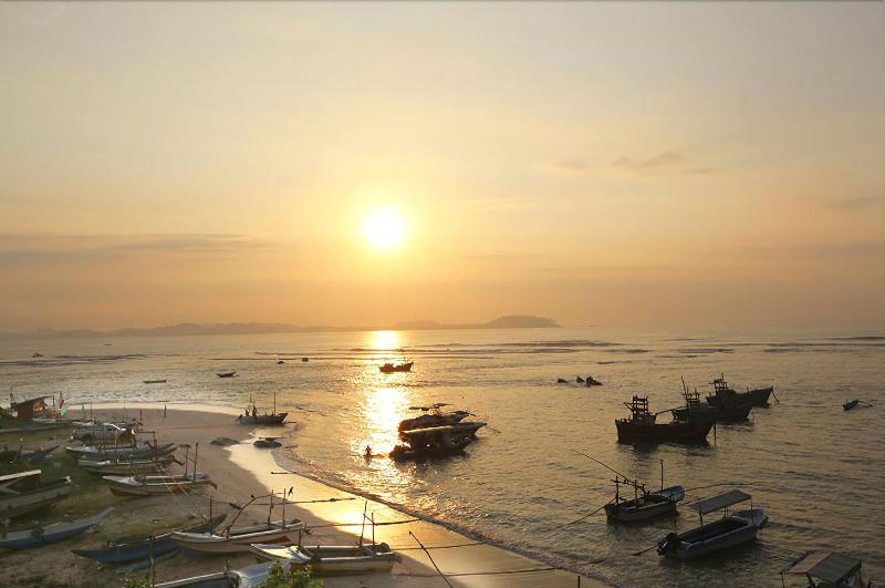 Отель Bay Beach