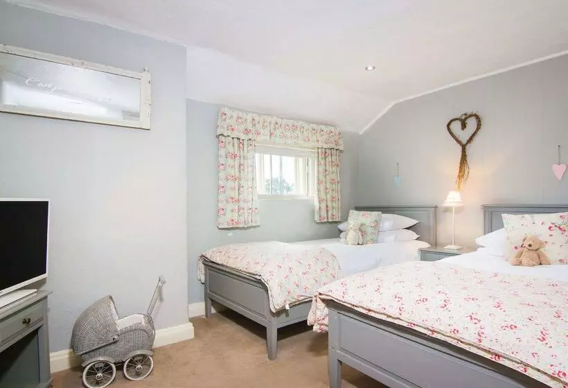 בית מלון כפרי Black Horse Inn