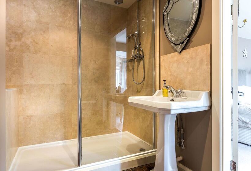 فندق Black Horse Inn