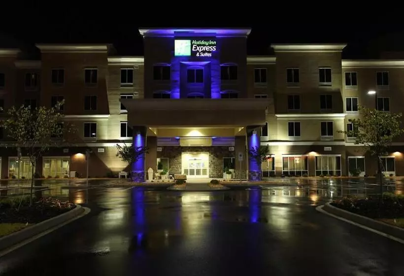 Holiday Inn Express Hotel & Suites Goldsboro   Base Area, An Ihg