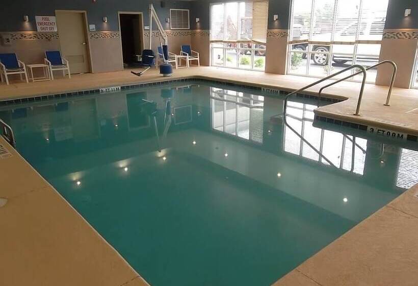 Holiday Inn Express Hotel & Suites Goldsboro   Base Area, An Ihg