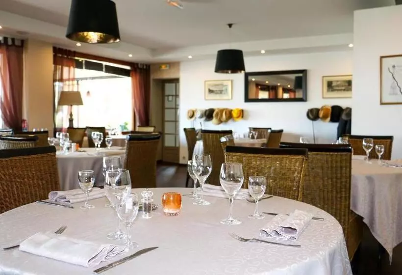 هتل Hôtel Restaurant La Chaloupe